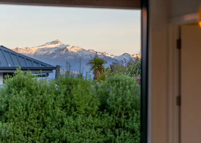 Alpine Air On Aubrey - Mountain View Bach Ferienhaus